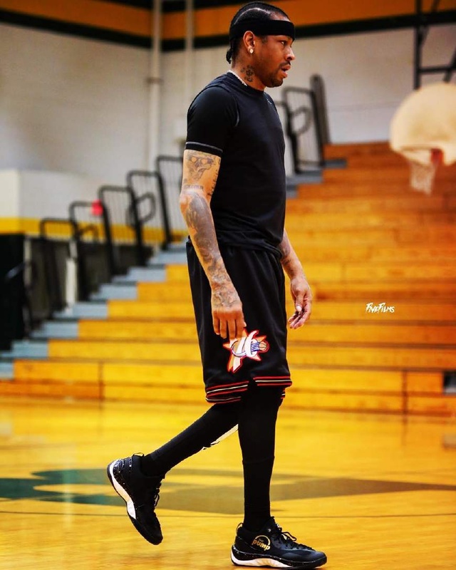 砍瓜切菜！库里内外开花包办球队7分 帮助勇士夺回场上主动（库里里外齐开火连取7分，助勇士重夺场上主动权）