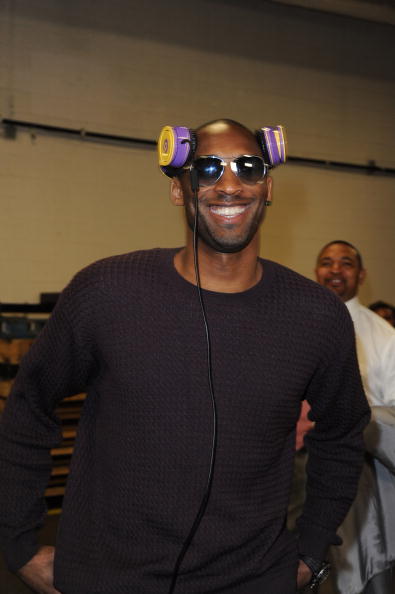 周日西甲裁判：胡安-马丁内斯执法皇马，阿尔韦罗拉执法巴萨（周日西甲裁判安排：胡安-马丁内斯吹罚皇马，阿尔韦罗拉吹罚巴萨）