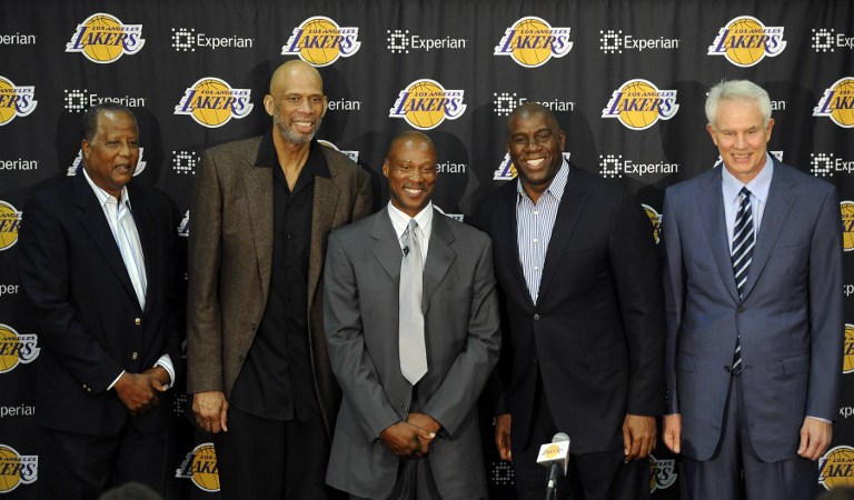 马不停蹄！美媒：东契奇已乘坐私人飞机返回美国（美媒：东契奇已乘坐私人飞机火速返美）