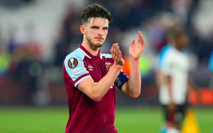 为迎接梅西到访，印度加尔各答街头正在建造梅西的雕像（印度加尔各答为迎梅西来访，街头兴建梅西雕像）