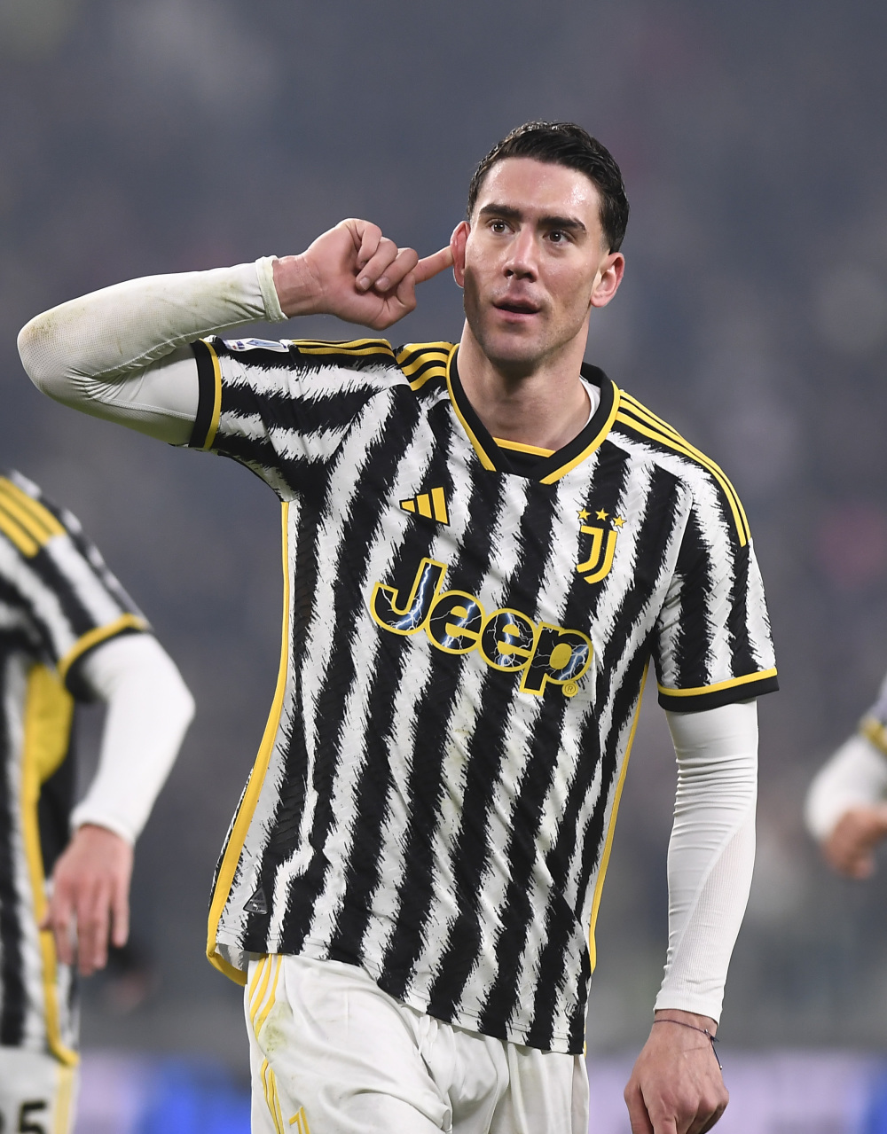 足球报：铜梁龙将在今日官宣刘建业担任新帅（《足球报》：铜梁龙今日官宣刘建业出任主教练）