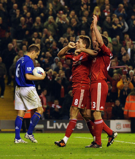 遭对手凶狠铲球，队报：舍瓦利耶只是轻伤，预计不会缺席比赛（被对手凶狠铲翻，队报：舍瓦利耶伤情轻微，预计不影响出场）