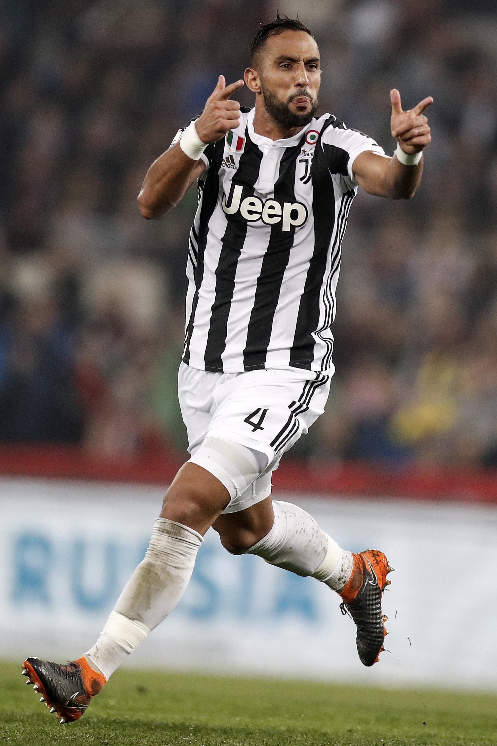 足球欧冠淘汰赛再次出现争议红牌（欧冠淘汰赛再现争议红牌）